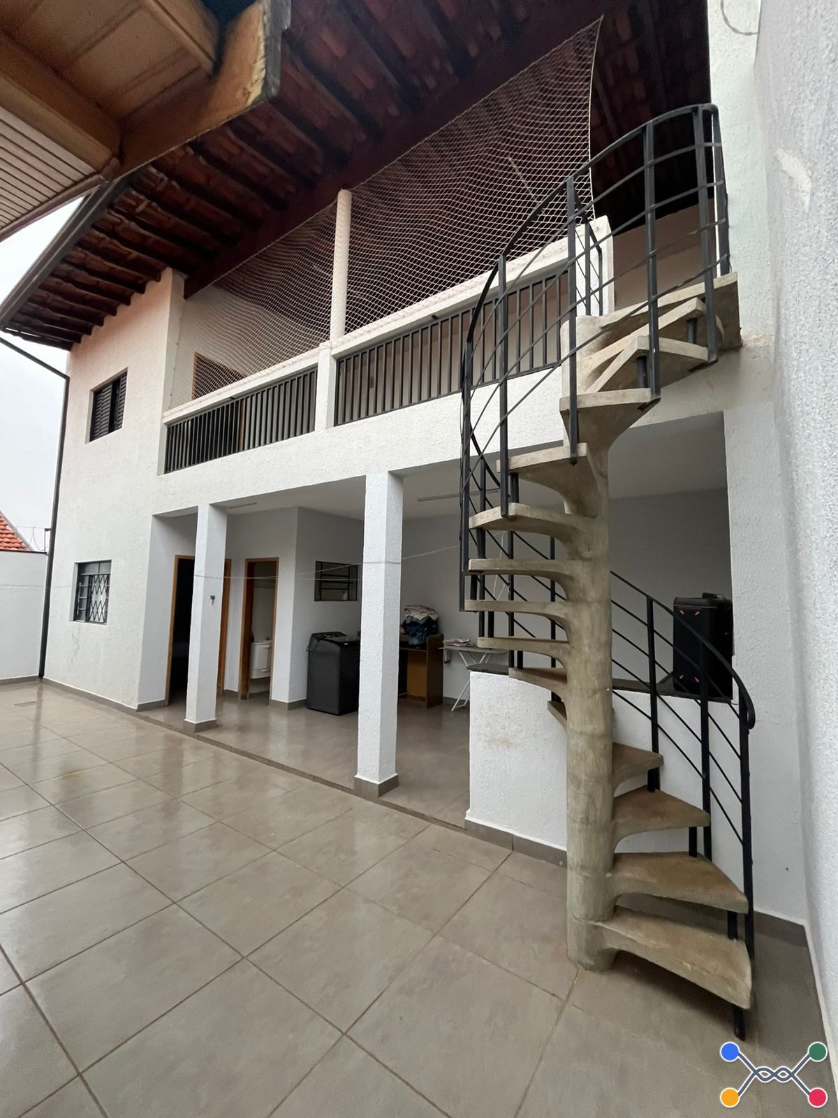 Casa, Residencial, 5 dormitório(s), 2 vaga(s) de garagem