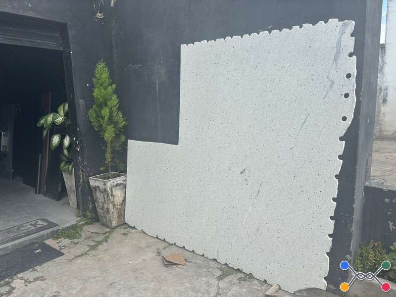 Descrição: 01 (um) granito branco Pitaya, de 4,8 metros, avaliado em R$ 850,00 (oitocentos e cinquenta reais) por metro, totalizando em R$ 4.080,00 (quatro mil e oitenta reais)