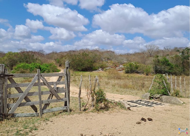 50% desconto Lote 10 COD. 624 Aberto para Lances Rural UMA PARTE DE TERRA, encravada na propriedade
