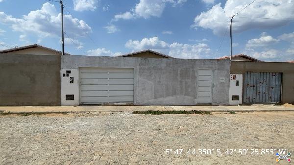 Casa - área privativa: 45,53 m²com 2 qt(s), 1 banheiro(s), - localizado(a): rua 15, n. 16, cs 16 lt 16 qd f1, , lot cajueiro - floriano/pi - cep: 64800000 - n° iptu: 1040187020601 - matrícula: 15486 - oficio: 1