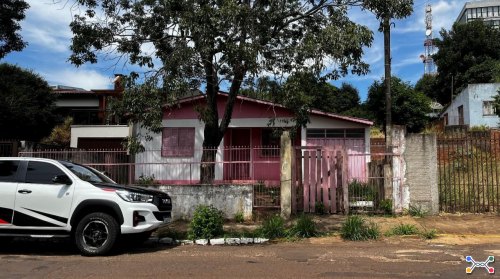 TERRENO URBANO COM ÁREA DE 484M², COM CASA E BENFEITORIAS, EM PALMEIRA DAS MISSÕES/RS
