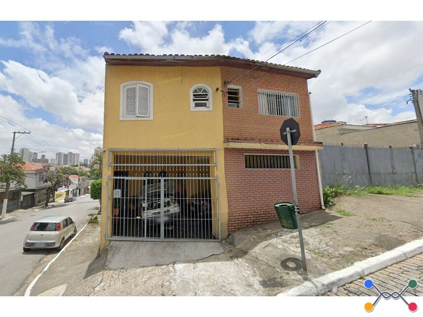 Sobrado à venda em leilão