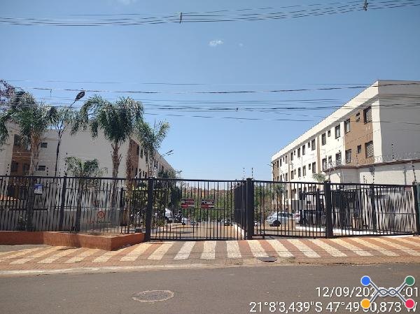 Apartamento, 84,36 m2 de área total, 42,5 m2 de ár