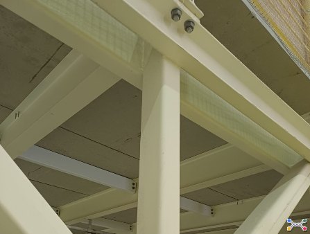 ESTRUTURA METÁLICA DE UM MEZANINO DESMONTADO