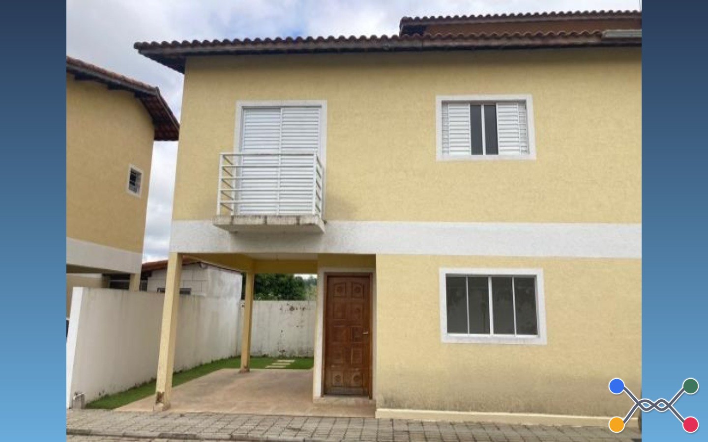 Casa em Condomínio - 268m² - Vargem Grande Paulista-SPDescriçãoCasa nº 05 do Condomínio Villagio Chácaras do Carmo, matrícula nº 126.080 do RI de Cotia/SP. Térreo com sala, lavabo, cozinha e área de s
