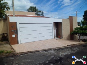 Casa - Marília / SP - Jardim Estoril Rua Emiliano Carrero, 169