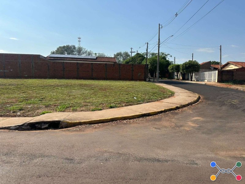 2. matrícula: 35.517 ficha 1, imóvel urbano constante de um lote denominado lote 03 da quadra 02, com área de 180,49m²,