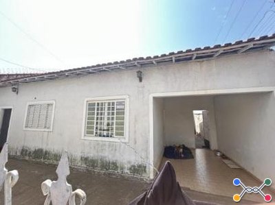 Casa, a.t. 154m², a.c. 70m², de esquina, jardim das flores