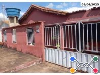 Casa c/ aprox. 84m² - Terreno c/ 300m² - Crixás/GO