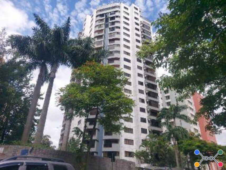 Apartamento duplex à venda em leilão