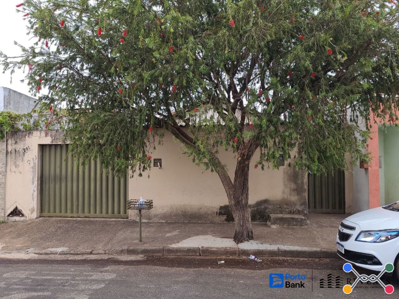Uberlândia – mg. bairro pq guarani iii. casa. áreas totais. terr. 240,00m² e constr. 142,11m²