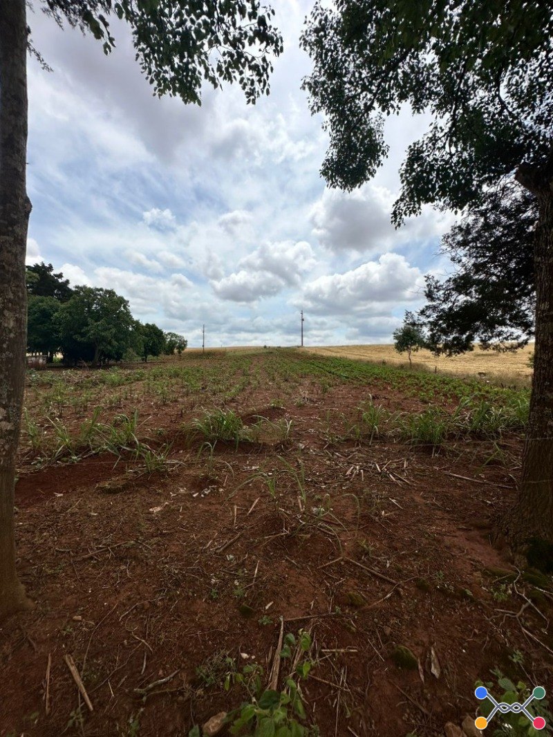 Os direitos de posse e propriedade de um imóvel rural com aproximadamente 11.718,00m²