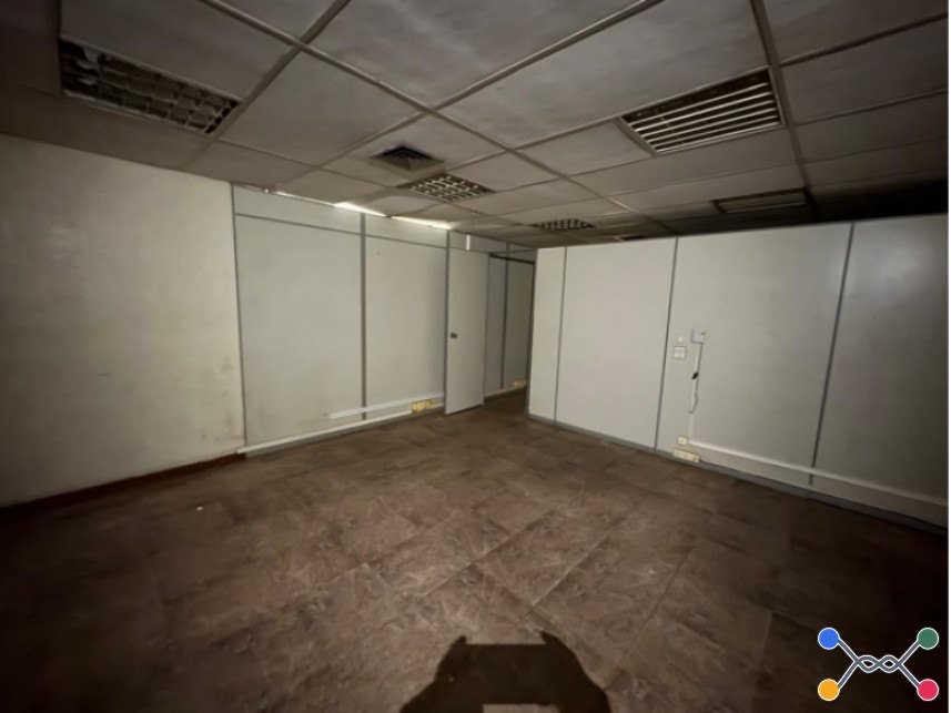 Sala comercial à venda em leilão