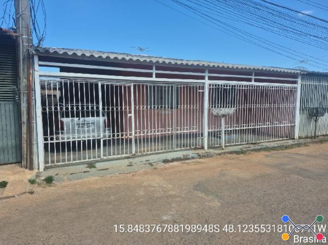 Casa - 128m² de área privativa, 135m² de área do terreno, com vaga de garagem - ceilandia/df
