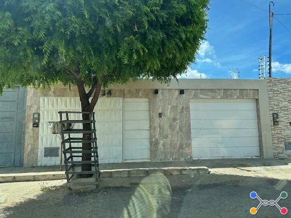 Casa - 122,07m² de área privativa, 160m² de área do terreno, com vaga de garagem - juazeiro/ba