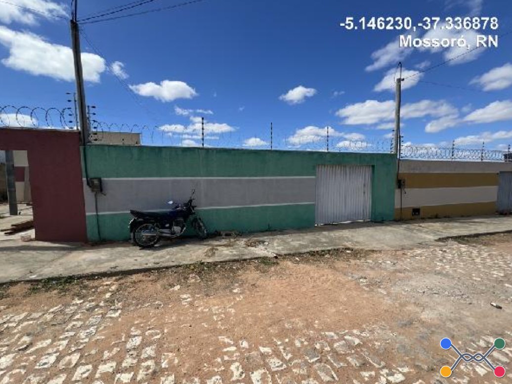 Casa - 49,92m² de área privativa, 300m² de área do terreno, com vaga de garagem - mossoro/rn
