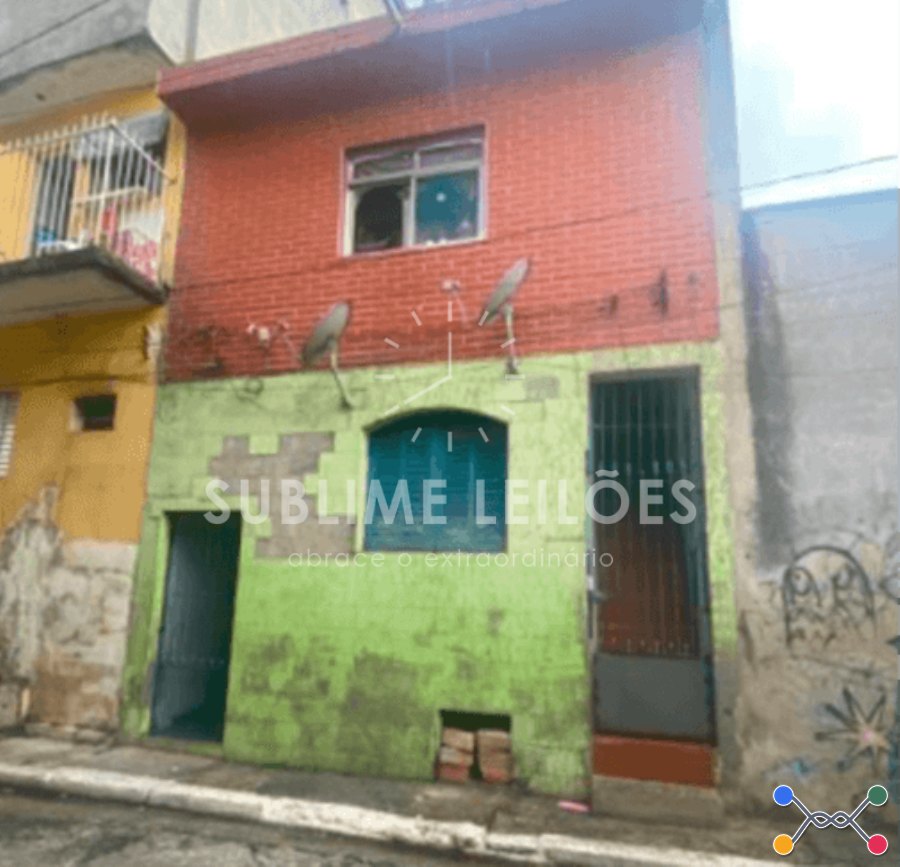 Sobrado na sé - terreno de 79m² | constr. de 137m²