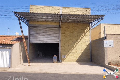 Goiânia/GO - Galpão comercial de 260 m² em lote com 300 m²