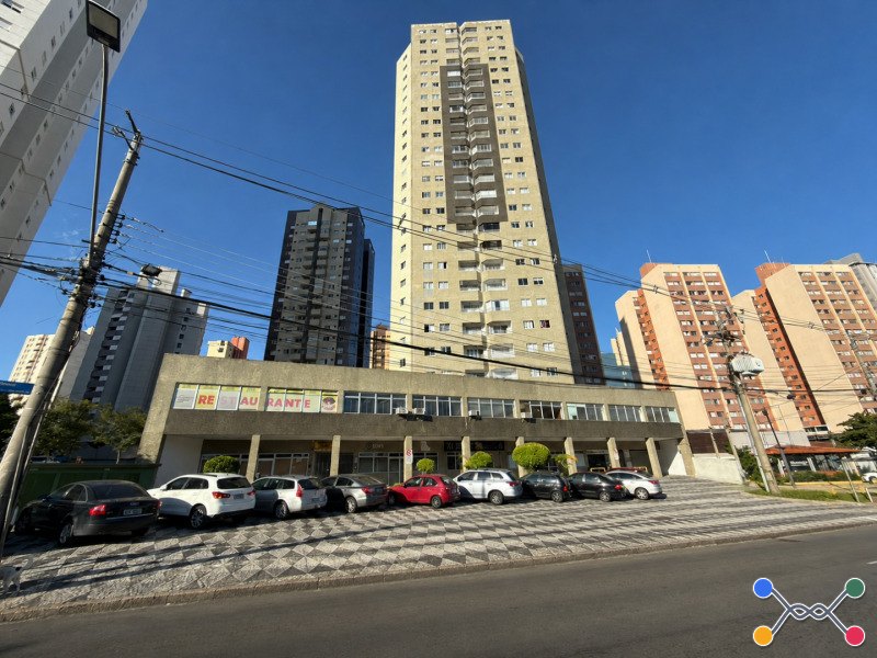 Comercial em leilão no Edifício Manuel Nunes da Costa em Curitiba - PR