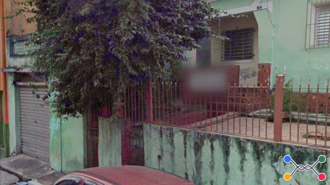 Casa em leilão no bairro Vila Serralheiro em São Paulo - SP