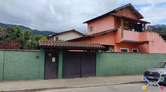 Imóvel com 105,40 m² de área construída em Ilhabela/SP