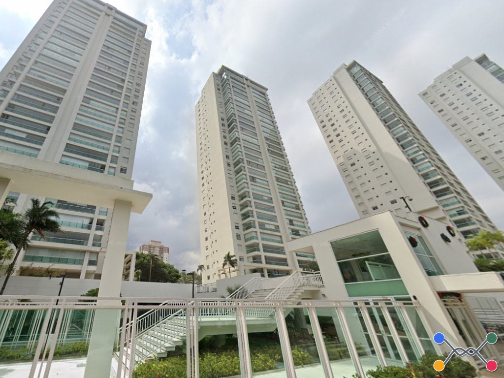 Apartamento em leilão no Edifício Regina em São Paulo - SP