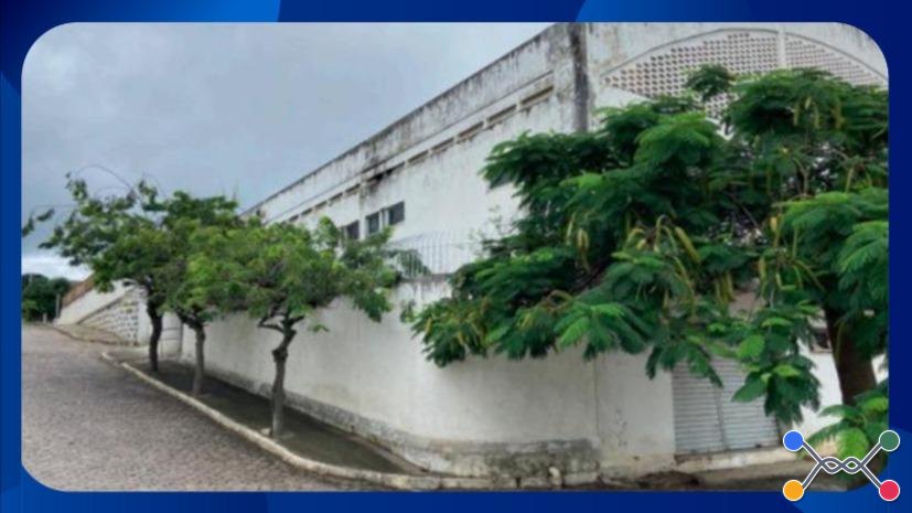 PRÉDIO COMERCIAL - LOCALIZADO NA AV. JOAQUIM NABUCO, Nº 161, BAIRRO PITANGA, PESQUEIRA/PE, EDIFICADO SOBRE UM TERRENO COM ÁREA TOTAL DE 1.608,36M². - Luis Leiloeiro