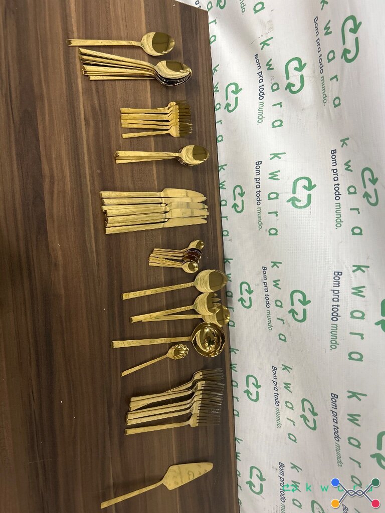 Aprox. 21 utensílios para casa