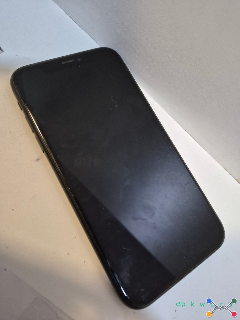 2 Smartphones - iPhone XR 128GB e Samsung Galaxy A30 64GB