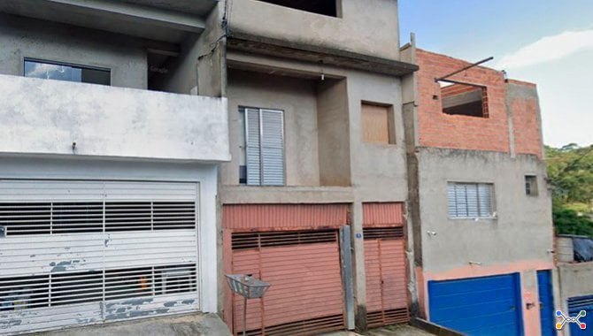 40% abaixo na 2ª praça R$ 365.651,30 10665 0 Direitos sobre Casa 211 m² (área total construída) - Ja
