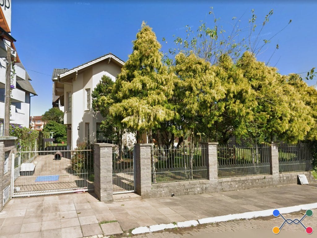 Casa com 02 pavimentos 288 m² - avenida central - gramado - rs