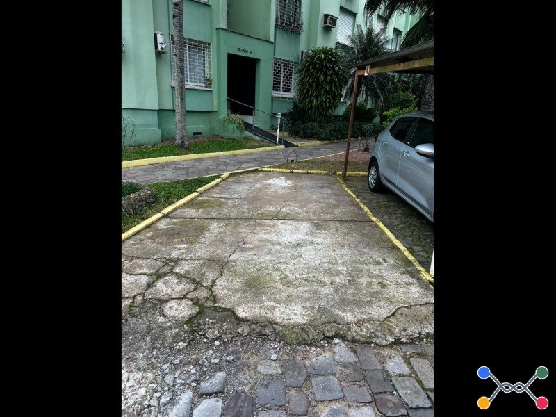 Estacionamento na avenida antônio de carvalho em porto alegre/rs