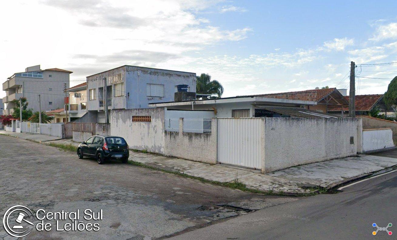 Imóvel com área de 291,50m², com Edificação, no Município de Tubarão/SC