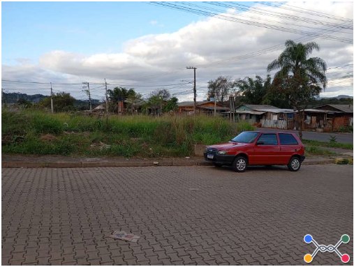 Um terreno de forma irregular, composto do lote 15 da quadra 30 do loteamento residencial colina ritzel, com a área superficial de 232,75 m², sem benfeitorias.