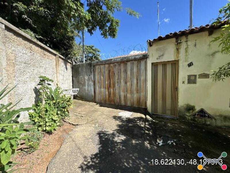 Casa em leilão em Santiago, Araguari/MG