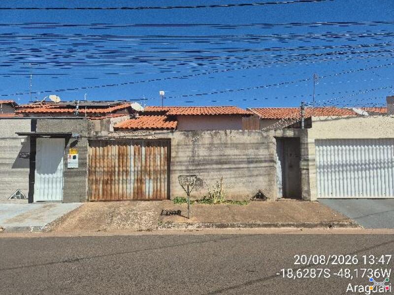 Casa em araguari/mg - desconto de 40% do valor de avaliação no 2º leilão