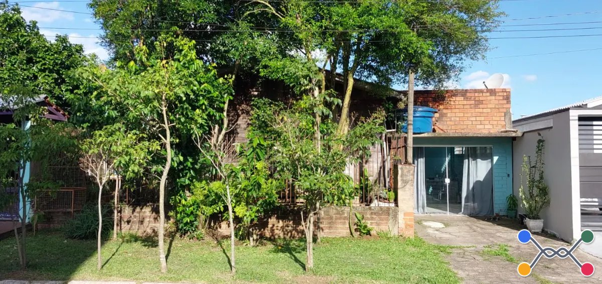 IMÓVEL COMPOSTO POR UMA CASA DE MADEIRA COM APROXIMADAMENTE 60M²; CASA DE A...