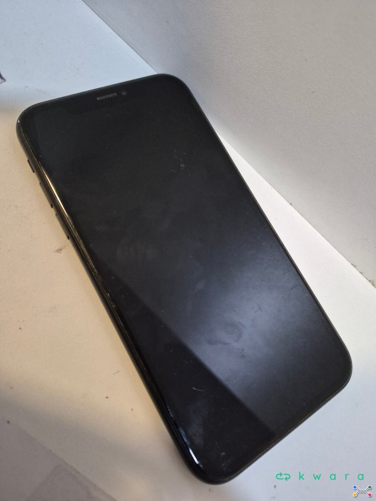 2 Smartphones - iPhone XR 128GB e Samsung Galaxy A30 64GB