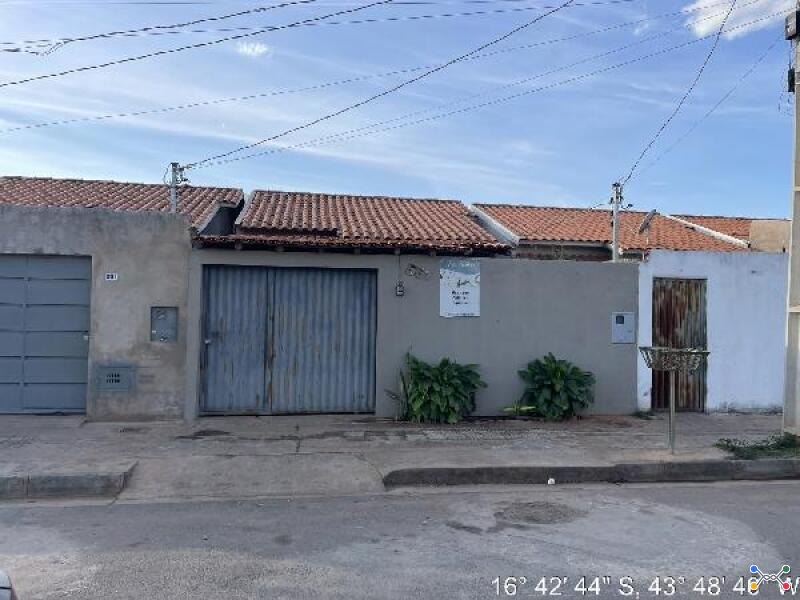 Casa em montes claros/mg - desconto de 14,93% do valor de avaliação no 2º leilão