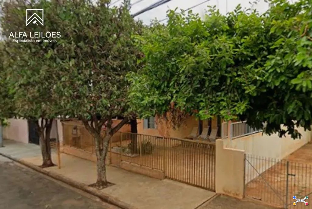 Itápolis (SP) - Casa no Bairro Vila São José com  Terreno de 429m²