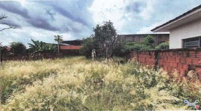 Casa com frente de tijolos medindo 153,60m² situada em Palmital/SP