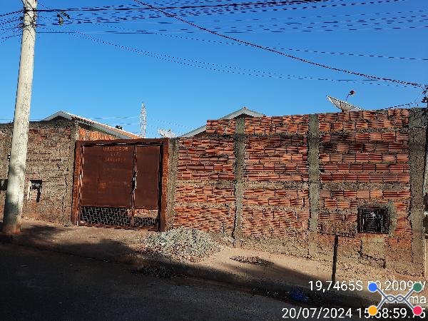 Imóvel com ótimo padrão — Casa no Centro, Iturama - MG, Nº 204, 2 quartos, 1 vaga, 180m²