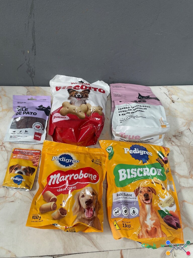 Aprox. 120 itens para pet