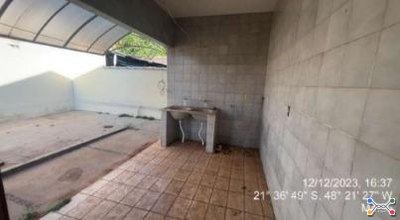 IMÓVEL URBANO COM ÁREA TOTAL DE 330,00 m2- Em MATÃO/SP