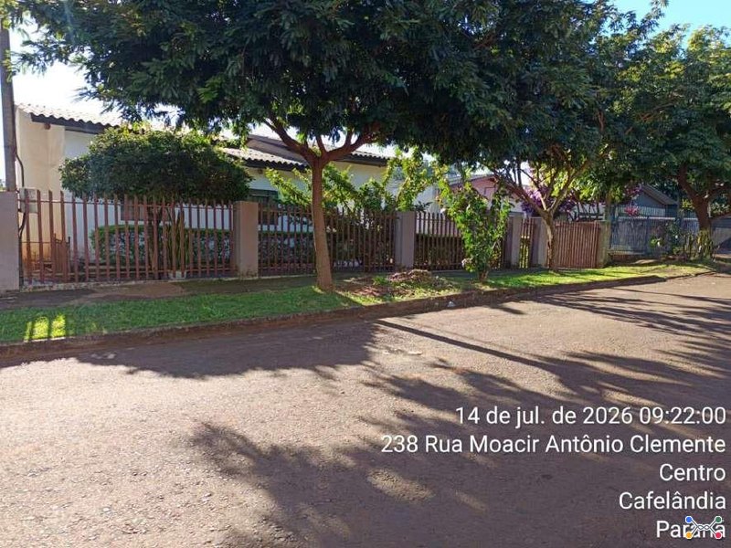 Lote de terreno urbano nº 02 da Quadra 04, com área de terreno total de 420,00m², com benfeitoria de área total de 80,75m², localizado na Rua Moacir Antonio Clemente, 243, Bairro: Os Pioneiros, Cafelândia/PR