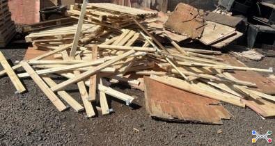SINISTRO: 4332762499 – PALLET E QUADRO DE MADEIRA - QUEBRA, ARRANHADURA E SUJIDADE POR TERRA - OBS: SERÁ FORNECIDO APENAS AUTORIZAÇÃO PARA REMOÇÃO – C