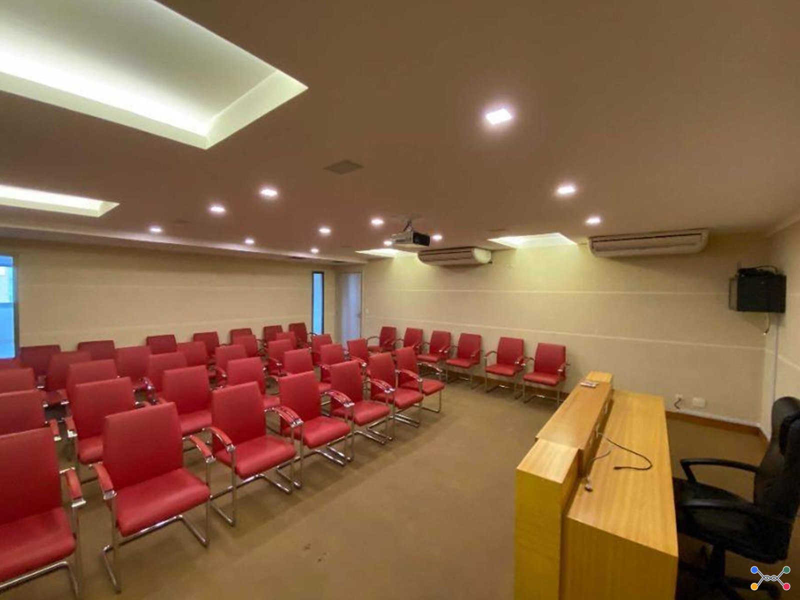 SALA COMERCIAL NA RUA SILVA RABELO, 57 - ÁREA(S): 24 M² DE áREA CONSTRUíDA, 24 M² DE áREA PRIVATIVA