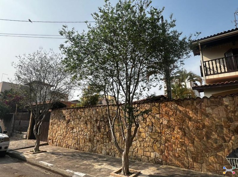 IMÓVEL URBANO COM ÁREA TOTAL DE 265,03 m2- Em RESENDE/RJ