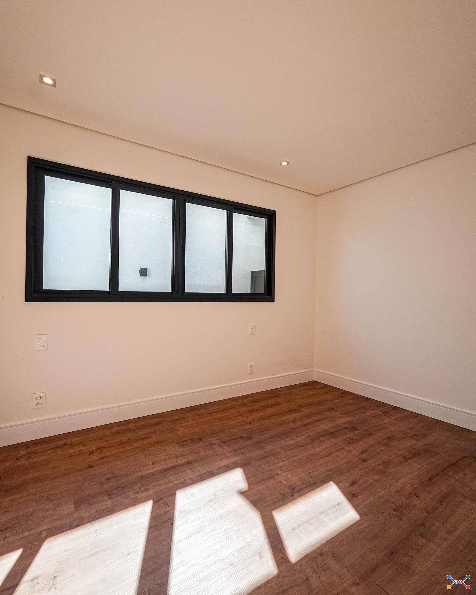 Casa Condomínio, Residencial, 5 dormitório(s), 4 vaga(s) de garagem