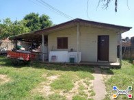 Casa de Madeira - Terreno c/ 330m² - Vila Monte Belo